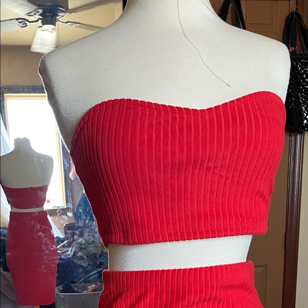 Red Two piece skirt Set😍